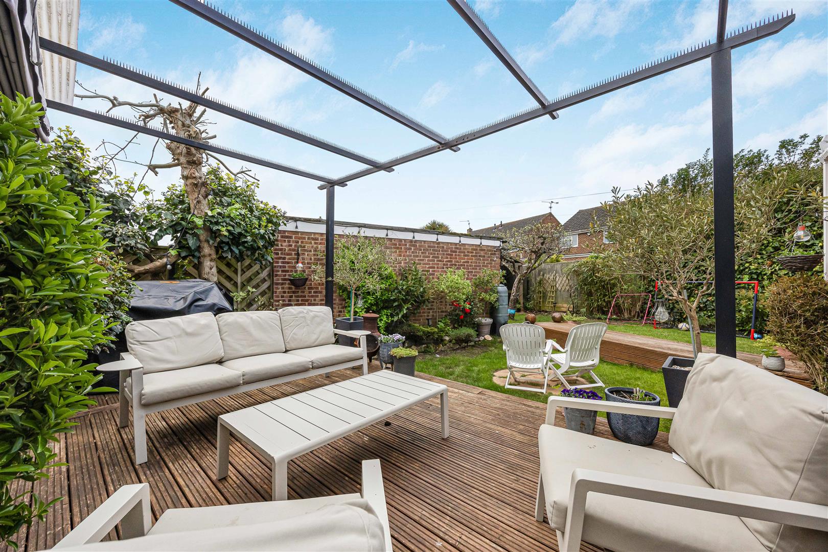 Ashwood Close Tilehurst Semi-Detached House for sale in Reading