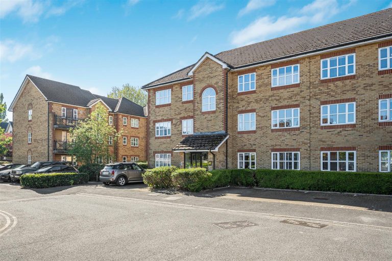 Elliotts Way, Caversham, Reading RG4 8BF