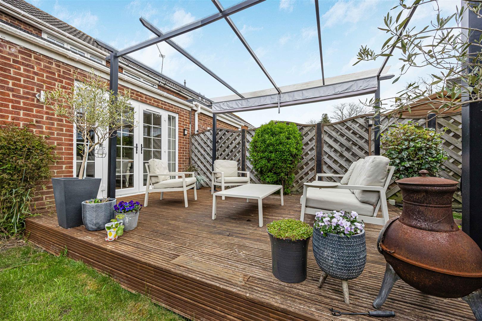Ashwood Close Tilehurst Semi-Detached House for sale in Reading