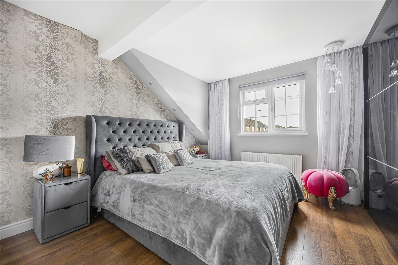 Ashwood Close Tilehurst Semi-Detached House for sale in Reading