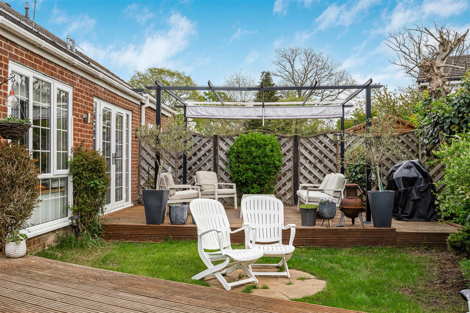 Ashwood Close Tilehurst Semi-Detached House for sale in Reading