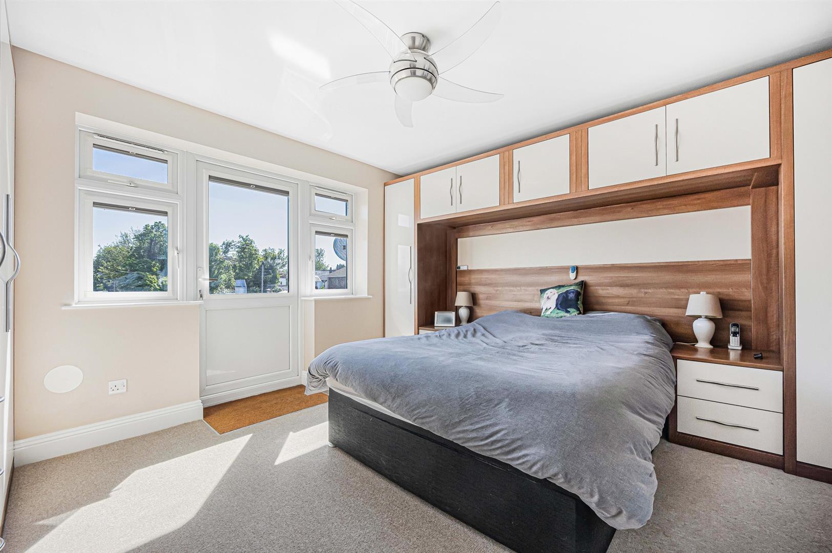 Send Road Caversham Link Detached House for sale in Reading