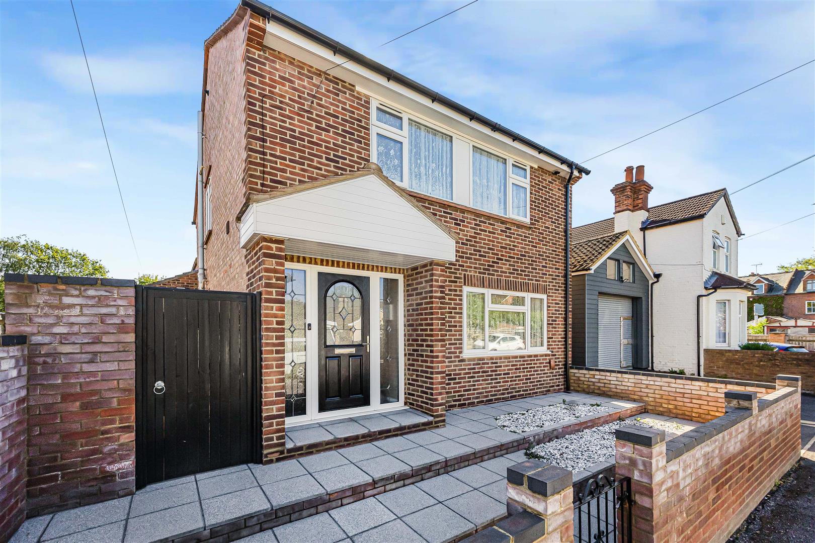 Send Road Caversham Link Detached House for sale in Reading