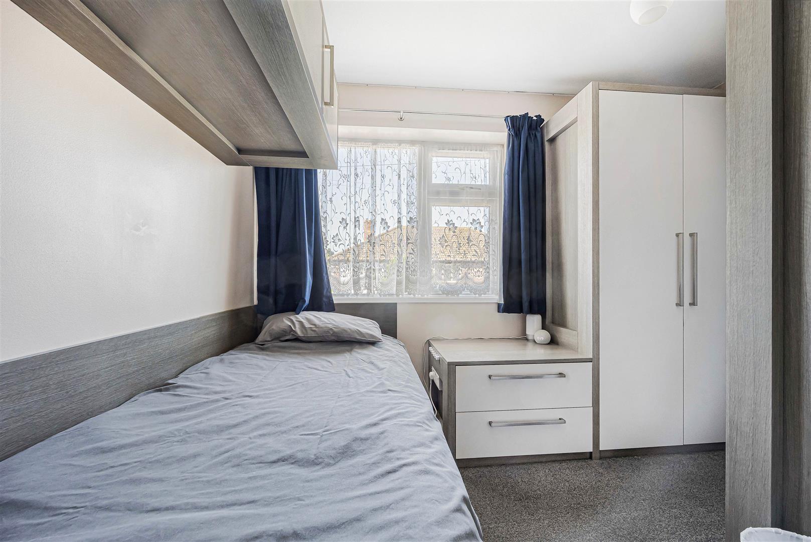 Send Road Caversham Link Detached House for sale in Reading