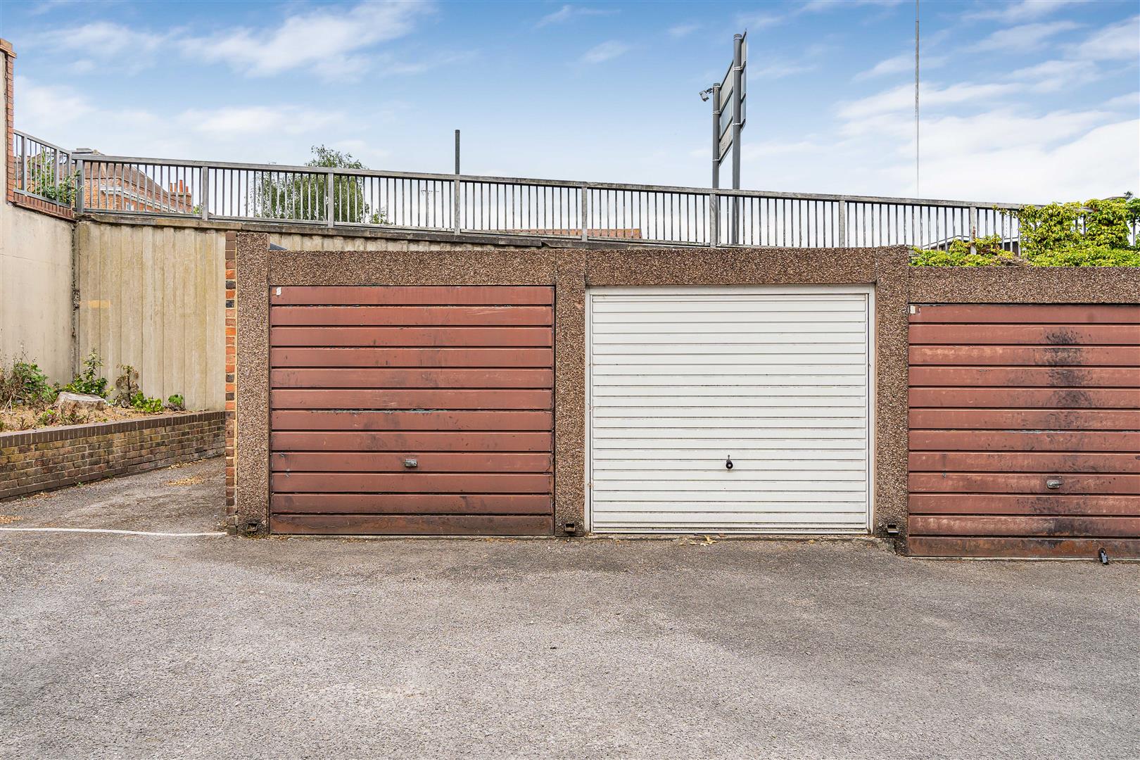 Cheriton Court Reading Flat for sale in Reading