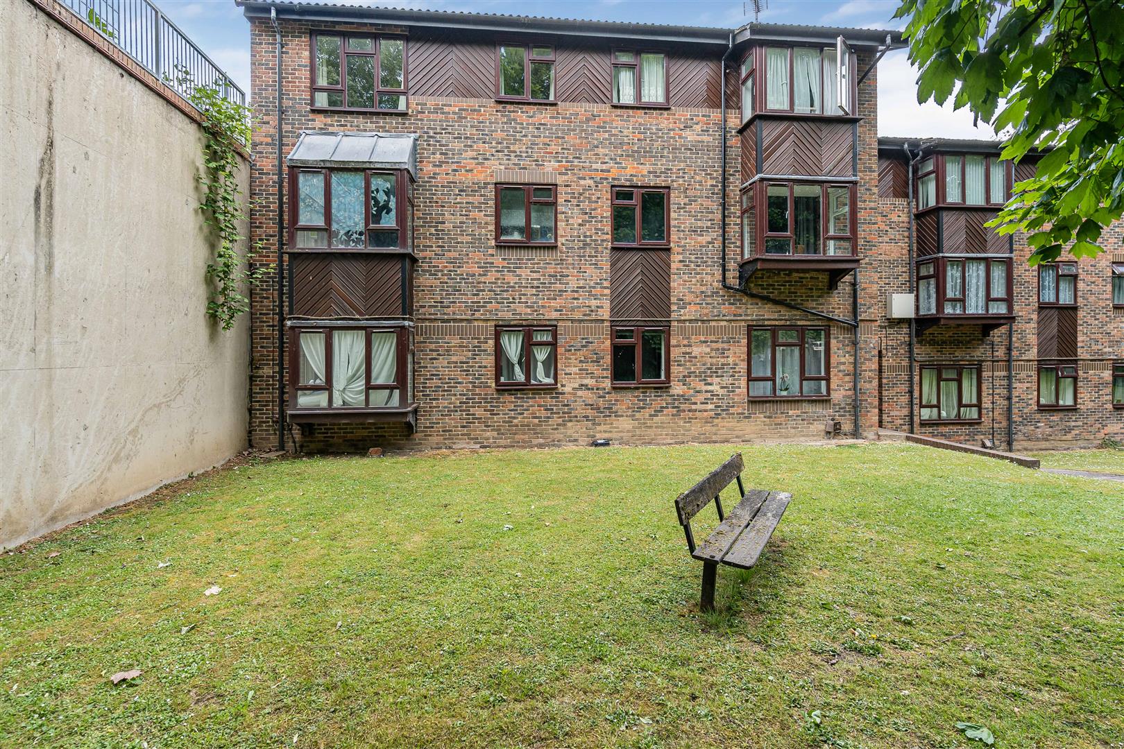 Cheriton Court Reading Flat for sale in Reading