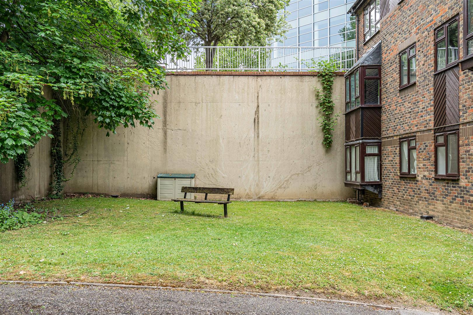 Cheriton Court Reading Flat for sale in Reading