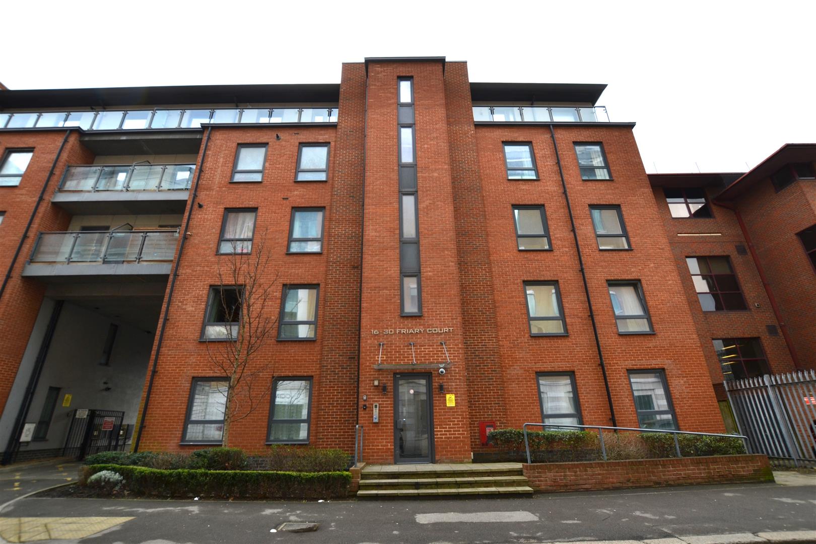 Tudor Road  Flat to let in Reading