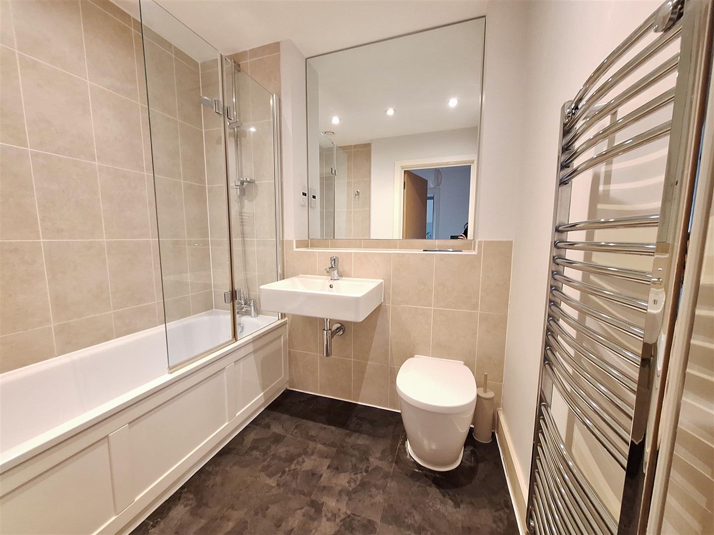 Tudor Road  Flat to let in Reading