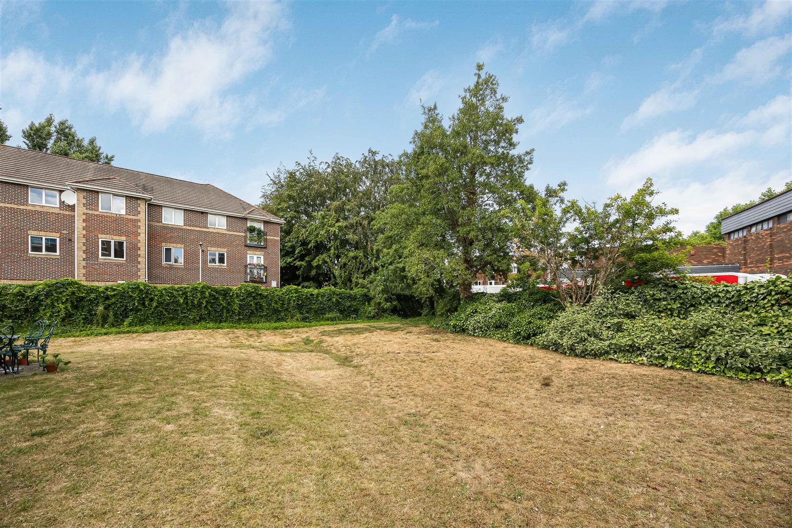 Abbotsmead Place Caversham Flat for sale in Reading