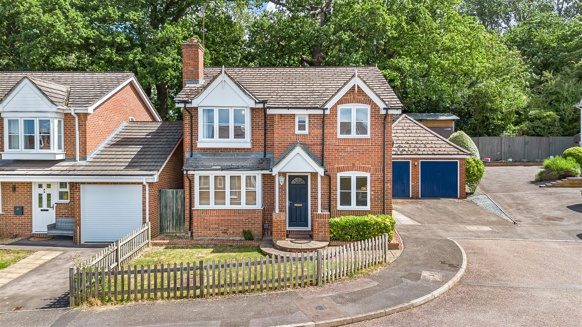 Morlais Emmer Green Detached House for sale in Reading