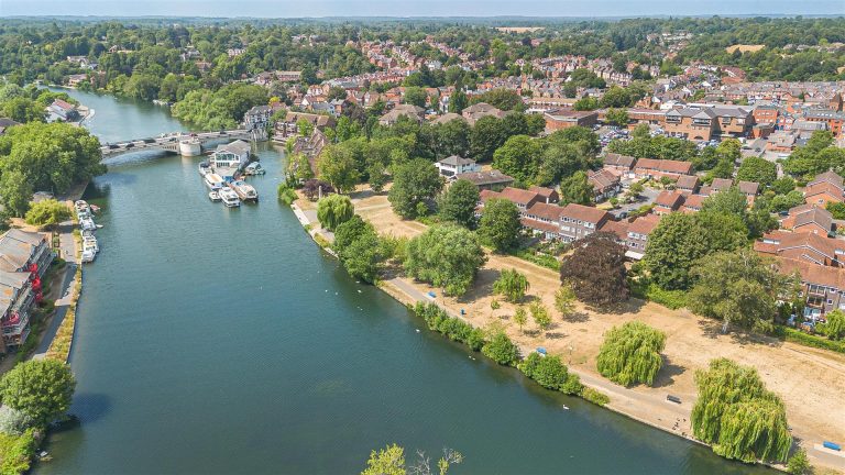 Crendon Court, Caversham, Reading