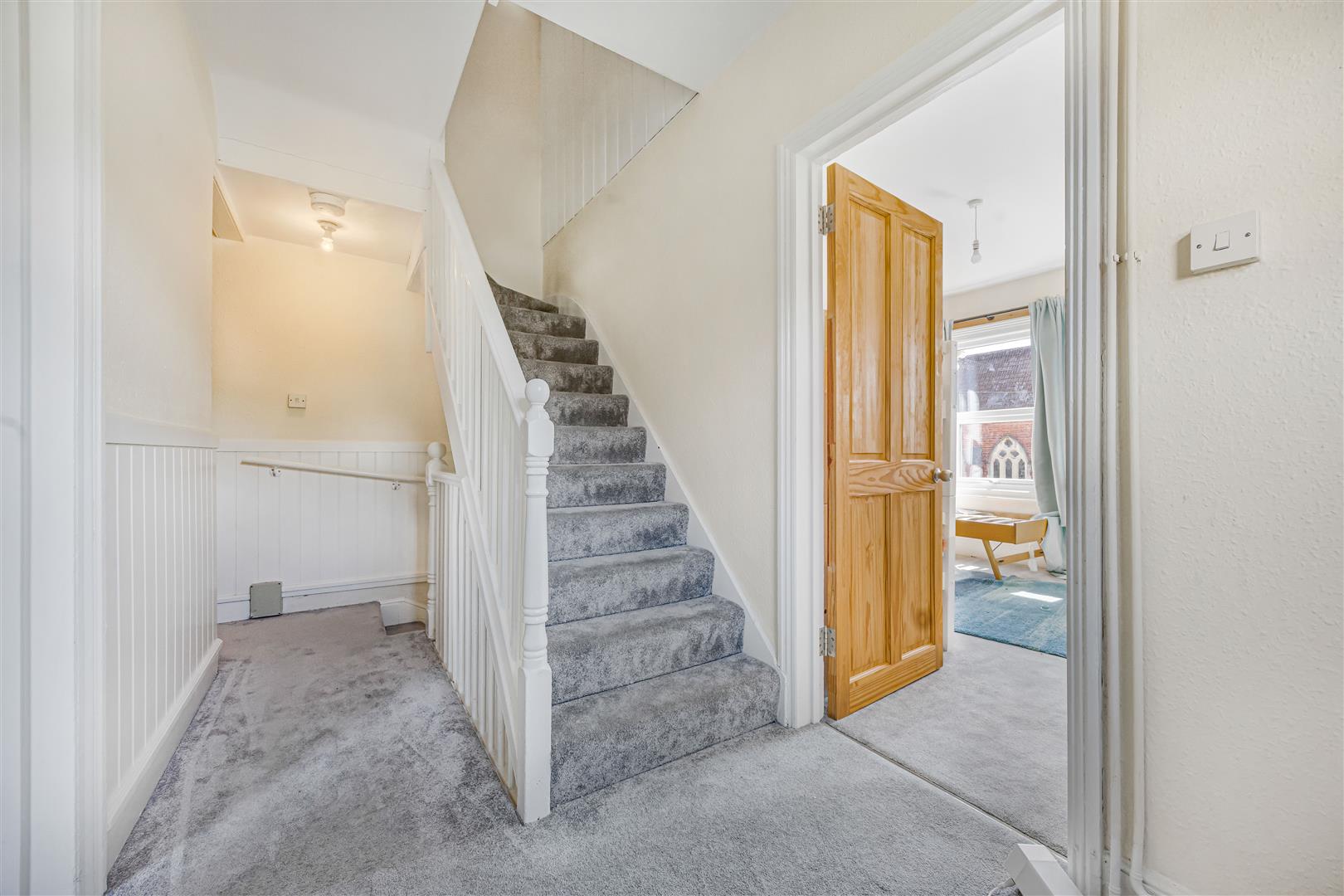 South View Avenue Caversham Semi-Detached House for sale in Reading