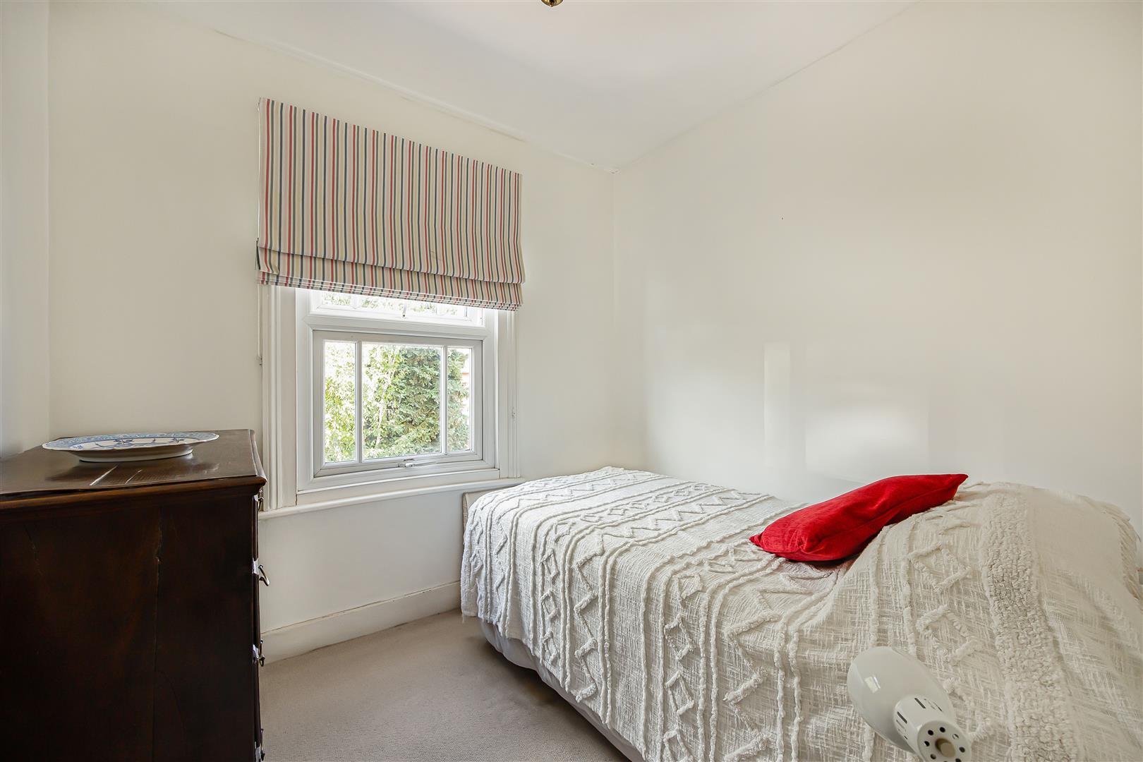 Newport Road  Terraced House for sale in Reading