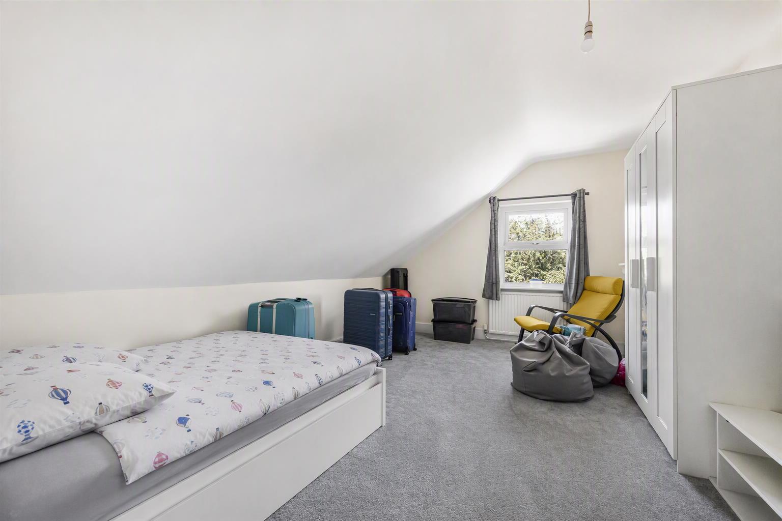 South View Avenue Caversham Semi-Detached House for sale in Reading