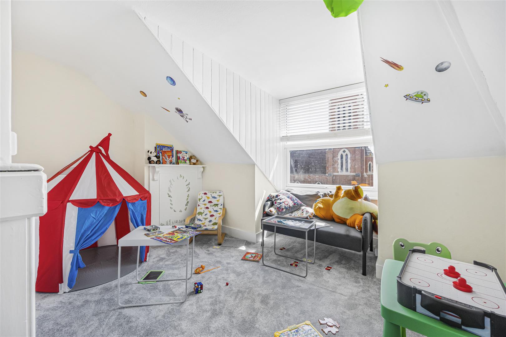South View Avenue Caversham Semi-Detached House for sale in Reading
