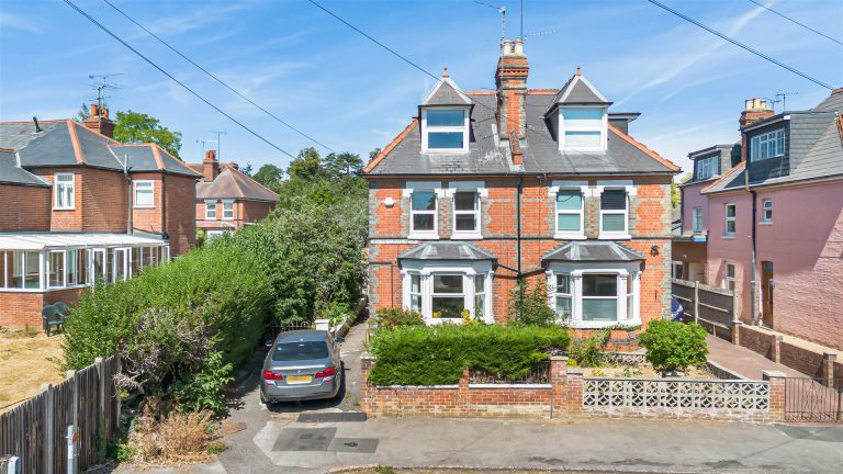 South View Avenue, Caversham, Reading