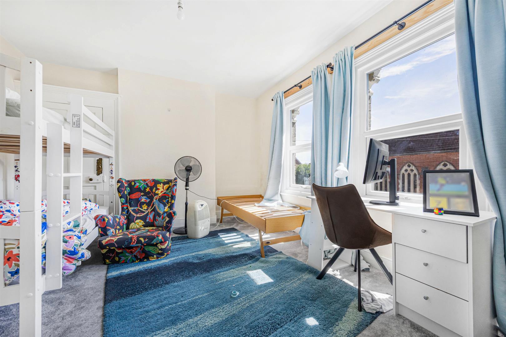 South View Avenue Caversham Semi-Detached House for sale in Reading
