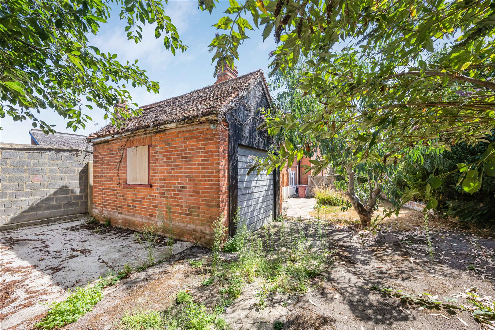 South View Avenue Caversham Semi-Detached House for sale in Reading