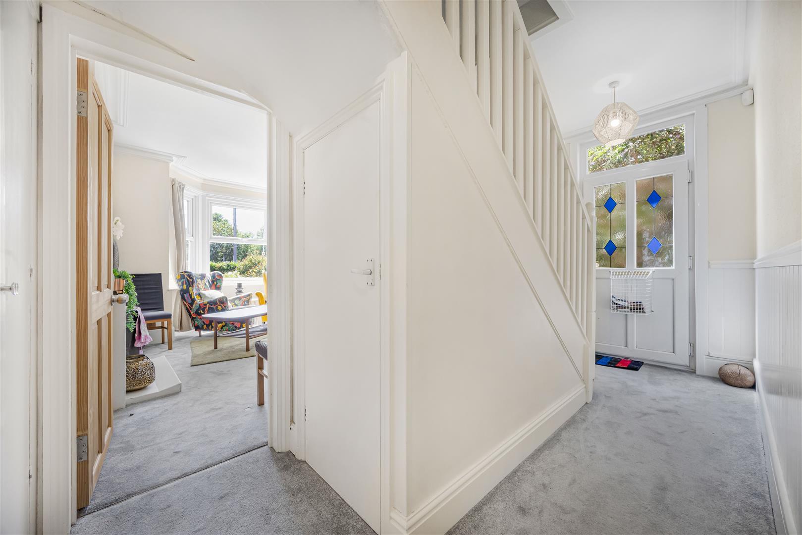 South View Avenue Caversham Semi-Detached House for sale in Reading