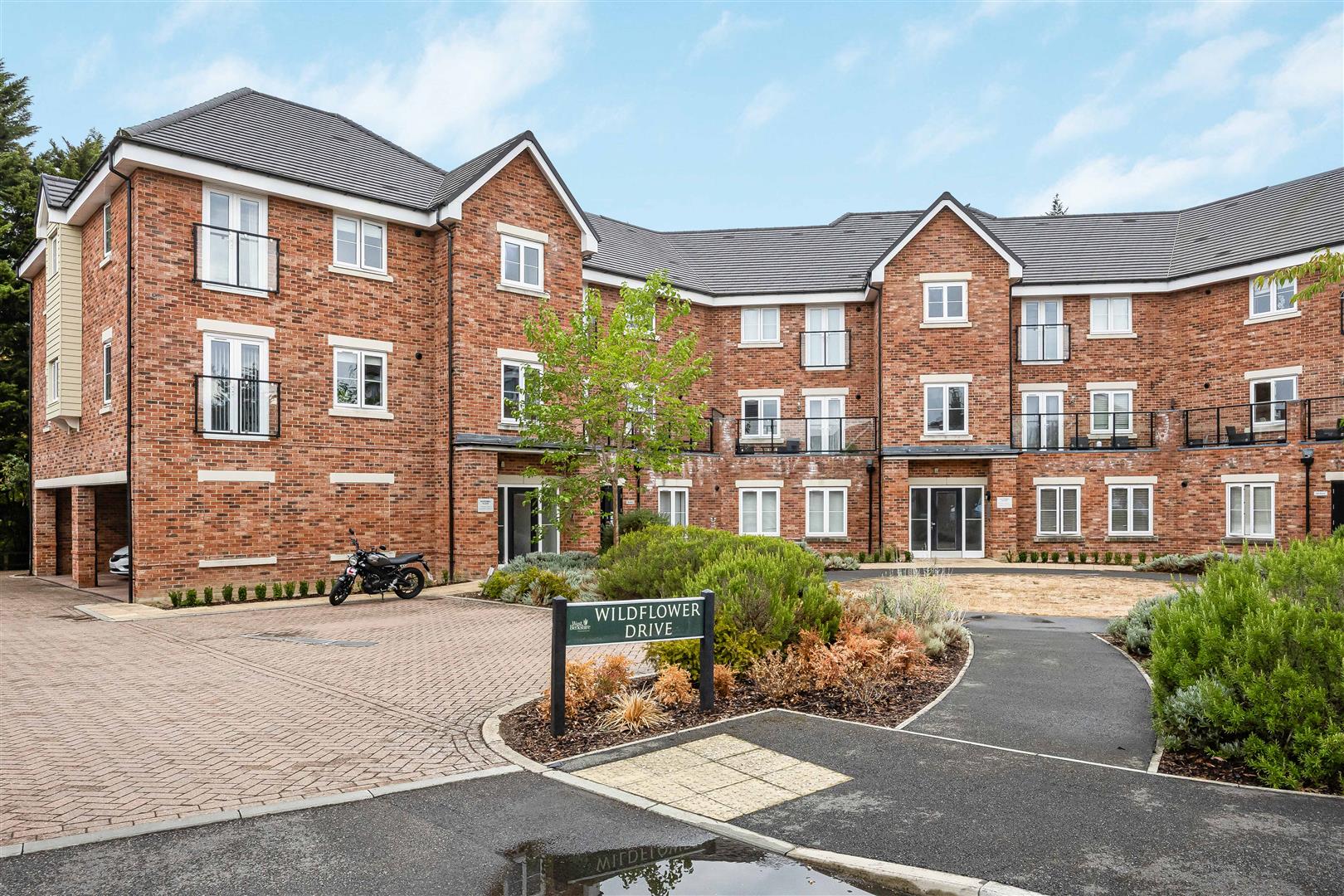 Wildflower Drive Calcot Flat for sale in Reading