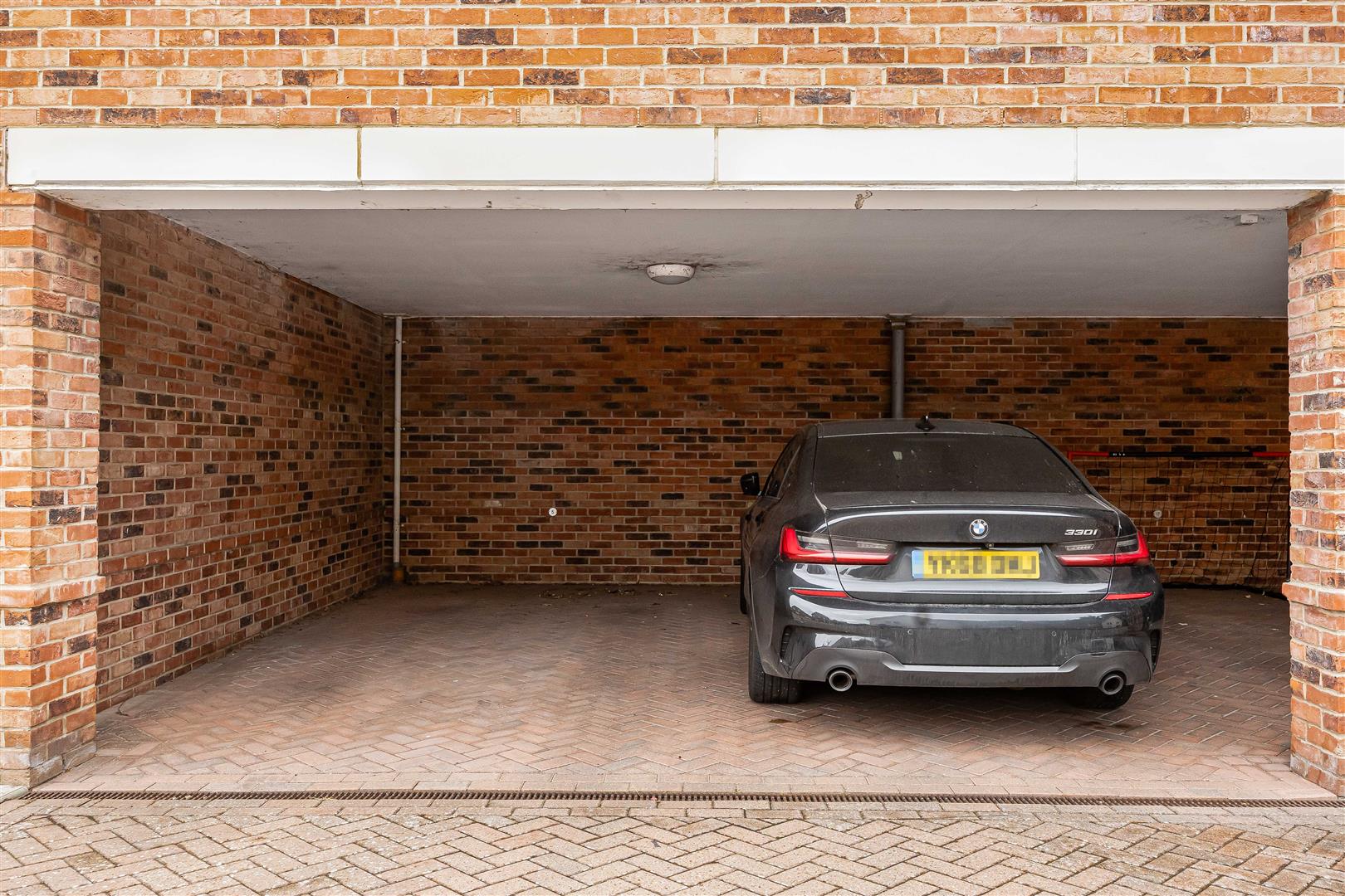 Wildflower Drive Calcot Flat for sale in Reading