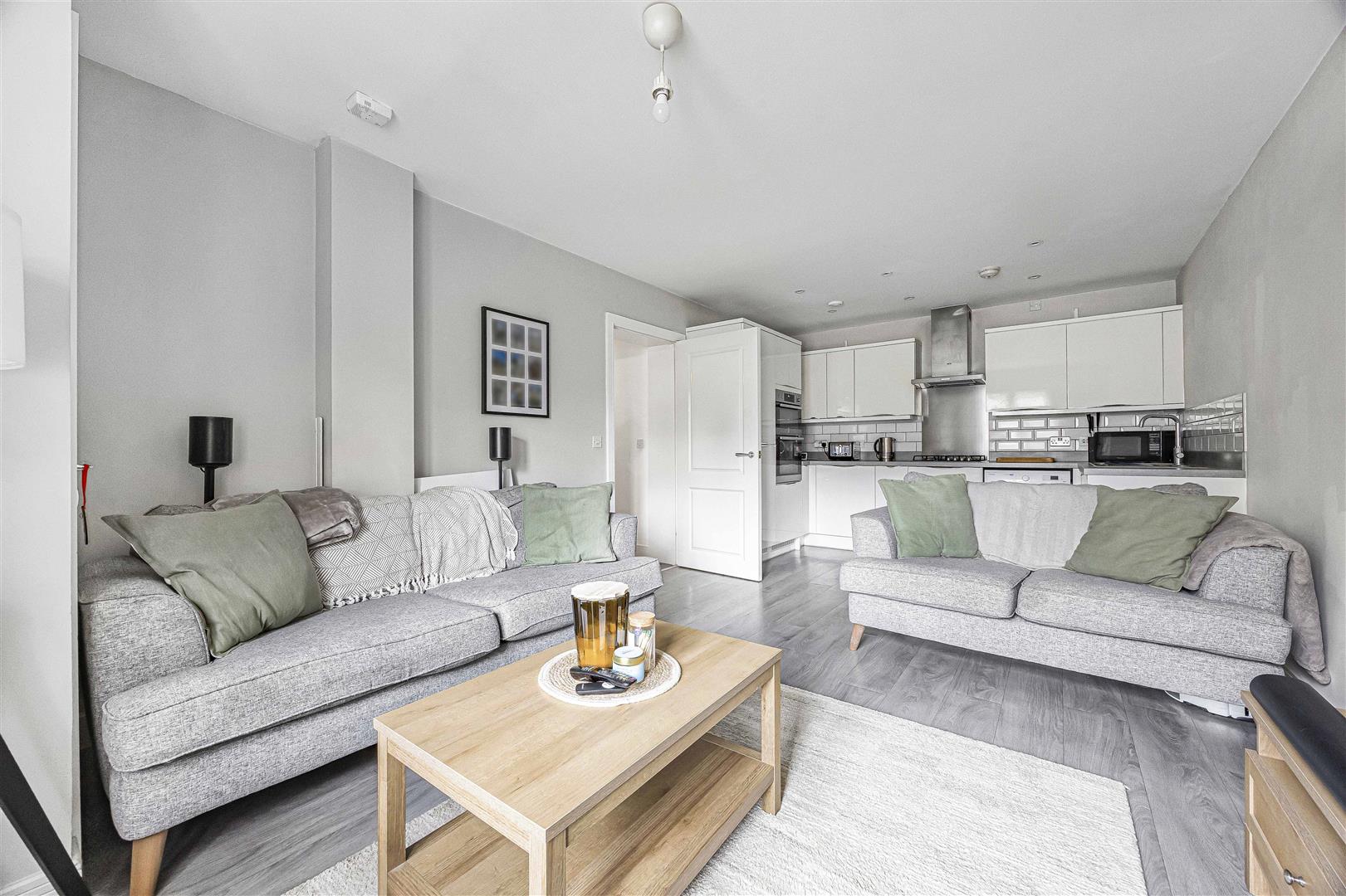 Wildflower Drive Calcot Flat for sale in Reading