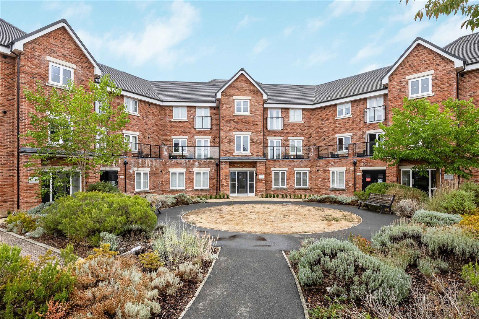 Wildflower Drive Calcot Flat for sale in Reading
