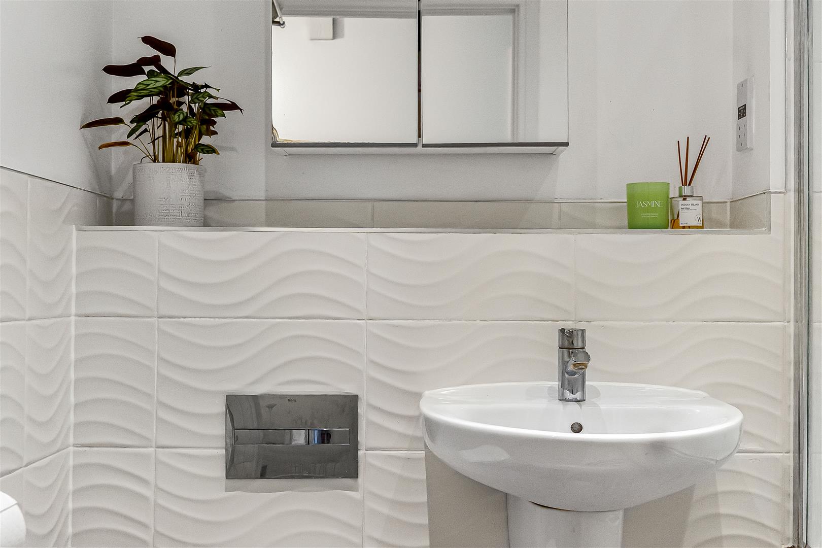Wildflower Drive Calcot Flat for sale in Reading