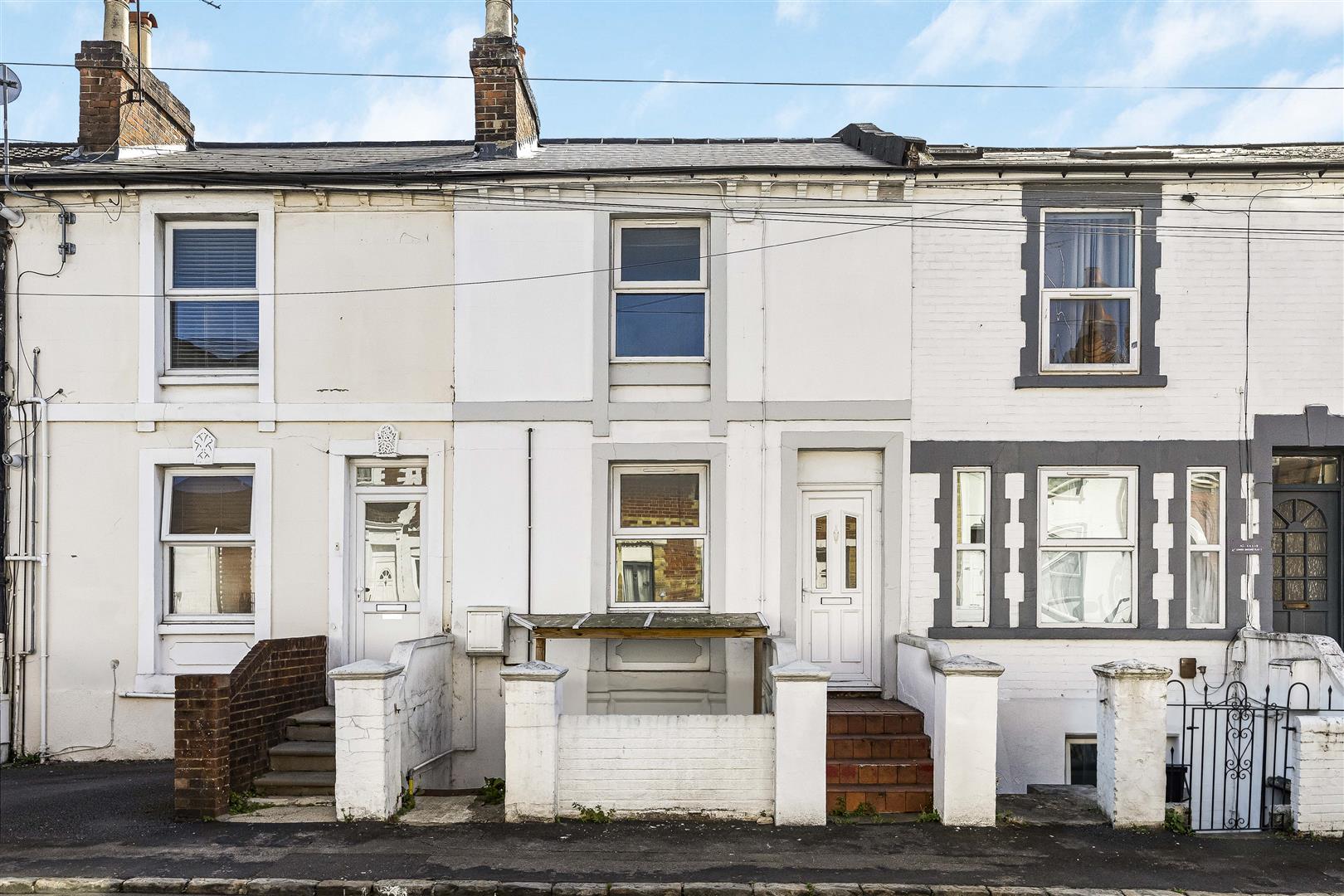 William Street Reading Terraced House for sale in Reading
