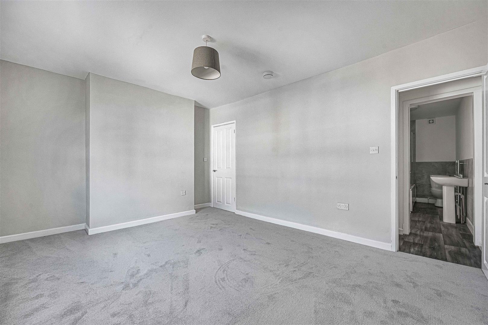 William Street Reading Terraced House for sale in Reading