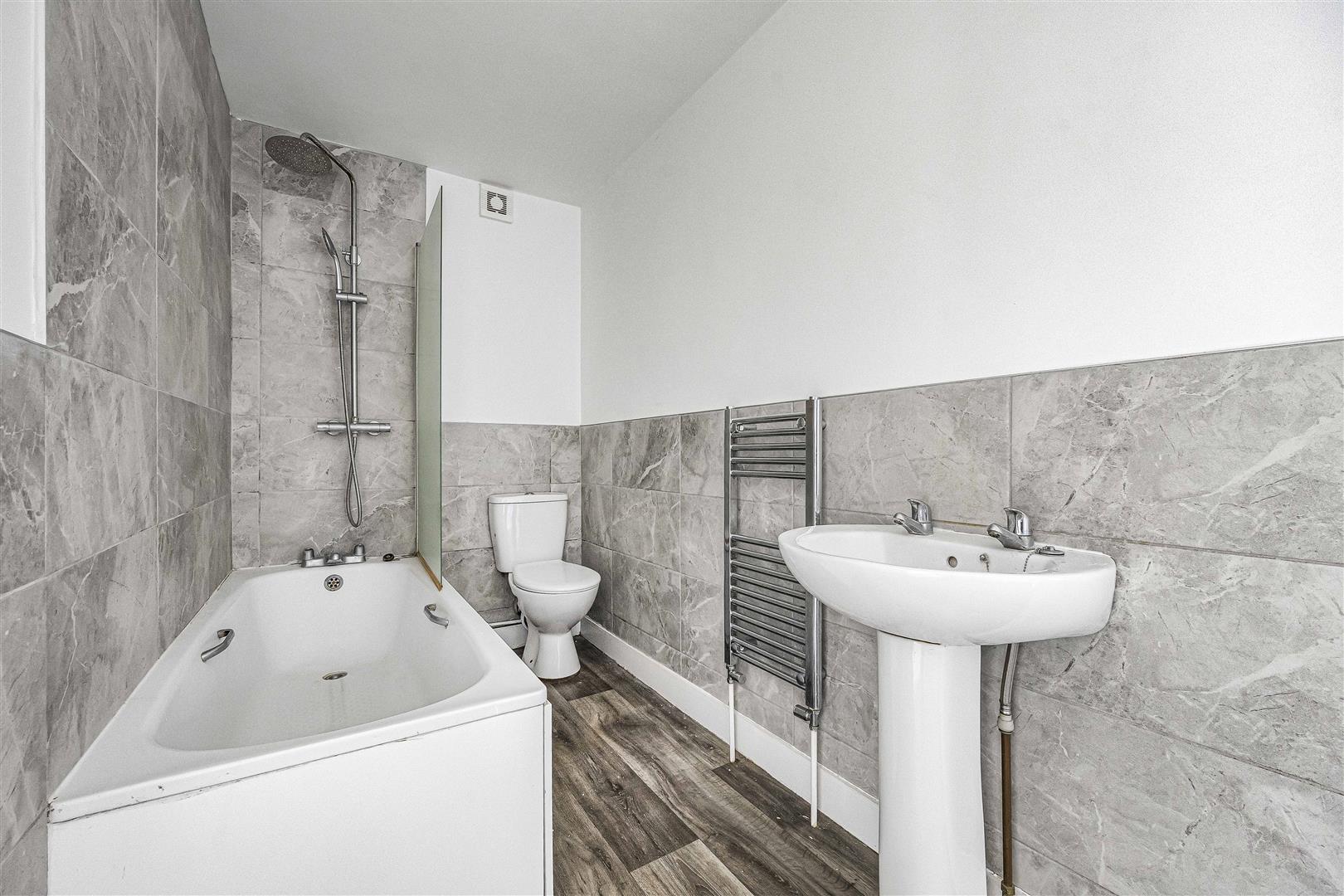 William Street Reading Terraced House for sale in Reading
